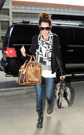 欧美男明星冬季街拍,欧美男明星的时尚演绎