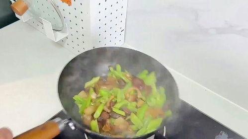 小瓜能不能用铁锅煮着吃,铁锅煮食，美味升级