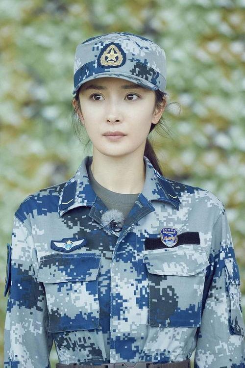 女明星军姿高清图片,女明星展现军人风采